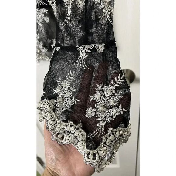 VIE BY VICTORIA ROYAL Black Beaded Embroidered Top Size 12 - Picture 5 of 10